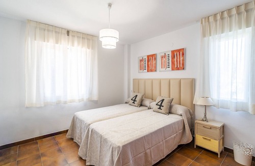 Alhaurin el Grande Bed & Breakfast | Cubo’s NAZ Country Stay | Double Room with Private Bathroom, Compact Kitchen + Optional Breakfast