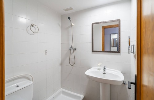 Alhaurin el Grande Bed & Breakfast | Cubo’s NAZ Country Stay | Double Room, Shared Bathroom and Private Kitchen + Optional Breakfast