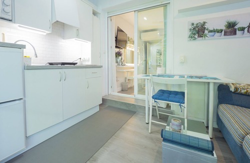 Benalmadena Costa Bed & Breakfast | Cubo’s Poseidon Suites 3 & Pool for Adults/room/air conditioning/community pool/free wifi