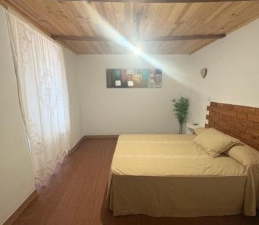 Cullar House | CUEVA RURAL PALAPA DEL PERAL