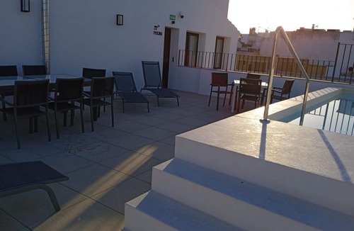Alfalfa Apartment | Deluxe 1 bedroom + 1 bathroom apartment