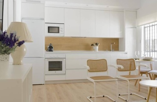 La Trinidad-San Juan y Todos los Santos Apartment | Deluxe Apart. Plaza de La Trinidad