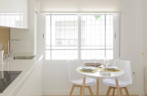 La Trinidad-San Juan y Todos los Santos Apartment | Deluxe Apart. Plaza de La Trinidad