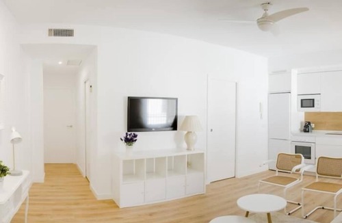 La Trinidad-San Juan y Todos los Santos Apartment | Deluxe Apart. Plaza de La Trinidad