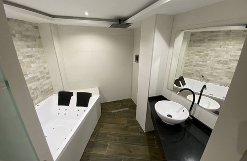 Linares Apartment | Deluxe Gold