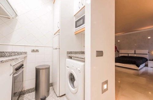 Castellana Apartment | Descubre la esencia del lujo y la comodidad en este espectacular apartamento.