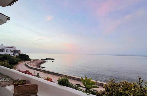 Bahia Dorada Apartment | Designer duplex facing the sea in Estepona