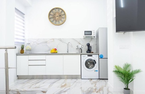 Bailen-Miraflores Apartment | Diego de Vergara 36 Bajo 2