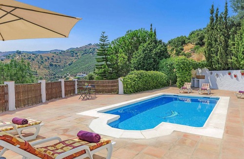 Frigiliana Villa | Discover Casa Jorge: Where the sun-kissed Costa Del Sol meets unparalleled tranquility.