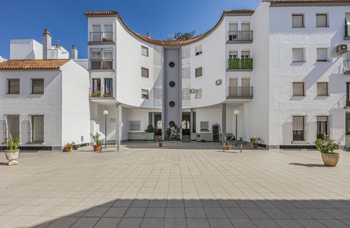 Sanlucar de Barrameda Apartment | Divina Pastora Sanlucar Apartment with Balcony and Air Conditioning