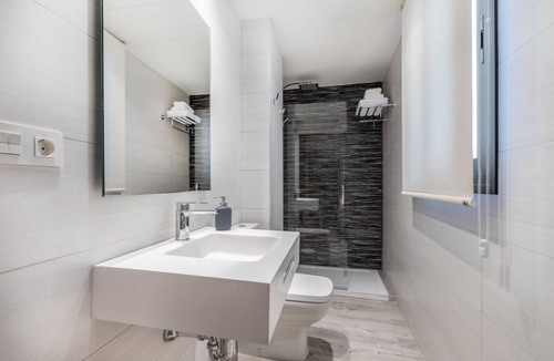 Historical Center Apartment | Dlx Int 2 Bed 3 Bath