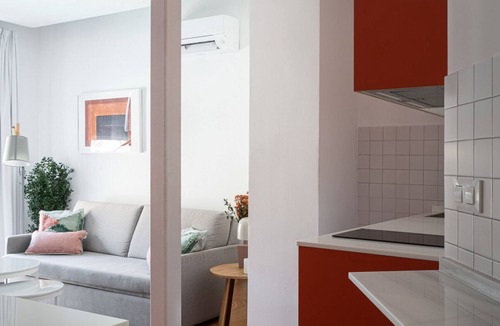 Doctor Barraquer-Grupo Renfe-Policlinico Apartment | Don Fadrique Apartments by Olala Homes