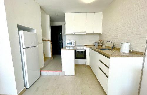 Sitio de Calahonda Apartment | Dona Lola Miriam - Nice duplex 1 bedroom apartment with open sea views close to restaurants and bars between Marbella and Fuengirola - Costa del Sol - CS166