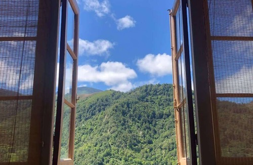 Fresnedo House | Donde Alicia - Centennial Stone House w/Garden & BBQ in Asturias