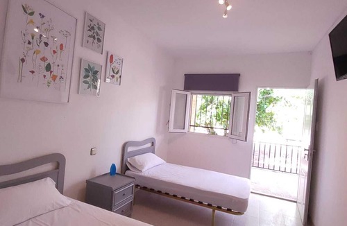 San Martin de Montalban Hostel | Double room with 1 double bed or 2 single beds