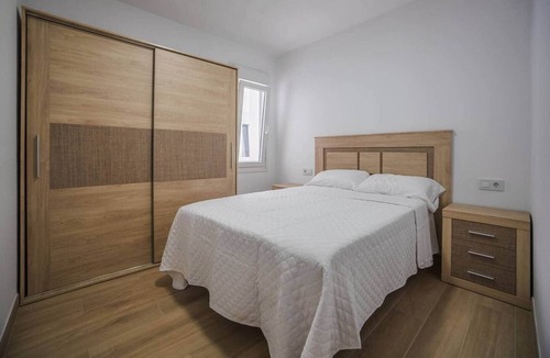 Algeciras Apartment | Downtown Apartment, Patio Cuarenta 2A