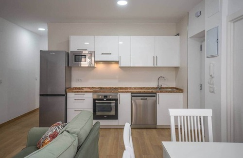 Algeciras Apartment | Downtown Apartment, Patio Cuarenta 2B