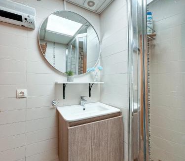 San Lorenzo Apartment | Duplex Fuente Piedra Escrita
