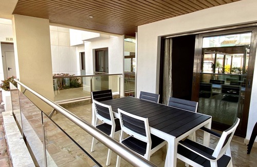 Castillo de Sabinillas Apartment | Duquesa (El Castillo, Manilva) BeachFront complex/GF2Bed2Bath/AirCon/WiFI/Garage