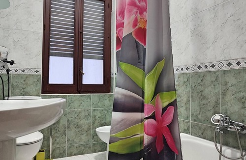 Centro Comercial Apartment | Eduardo Lucena 5, Puente Romano