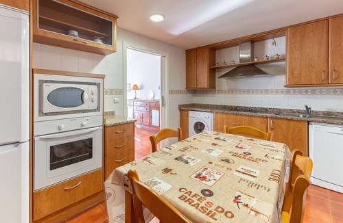 Navarredonda de Gredos House | El Arroyuelo I – Charming Rural House with Private Terrace in Ávila