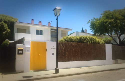 El Puerto de Santa Maria House | El Colorin Beachhouse. A completely refurbished home steps away from the beach.
