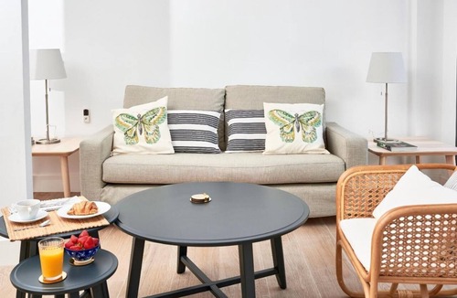 Palmones Apartment | El Limonar 2: Portentoso Apartamento con Terraza