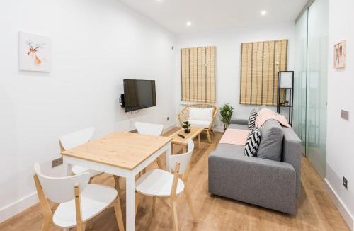Embajadores Apartment | El Mesón de Siempre