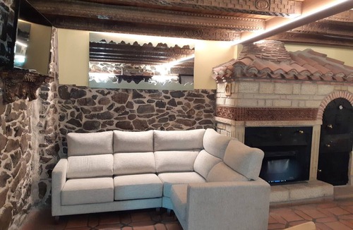 Barbadillo del Pez House | El Mirador del Pedroso Country House – Views of the Burgos Mountains