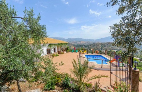 Comares House | El Mirador Del Abuelo Comares by Ruralidays