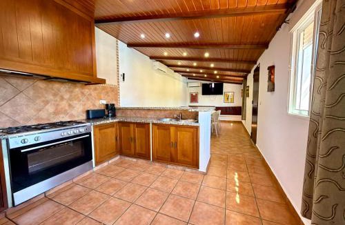 Campanillas Villa | El Naranjo del Abuelo