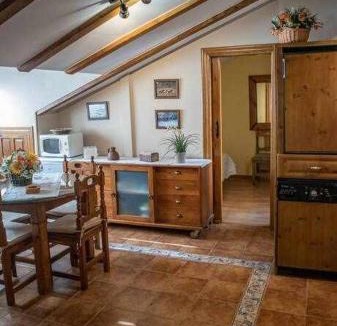 Navarredonda de Gredos Apartment | El Nido de Gredos cuco apartamento con chimenea