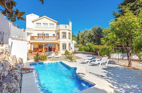 Macharaviaya Villa | El Olivo de Macharaviaya by Ruralidays