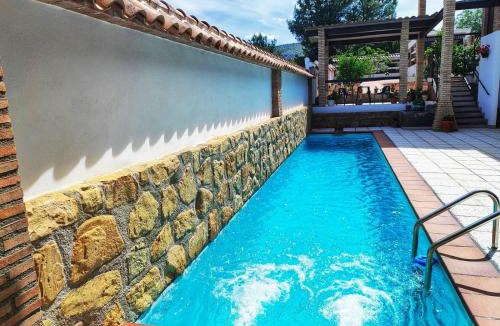 Luque Apartment | El Pajar - Apartamento Rural con Piscina en la Vía Verde