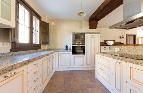 Laguna de Cameros House | El Palomar del Abuelo - Spacious rural house with terrace and garden in La Rioja
