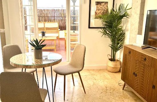 Centro Comercial Apartment | El patio de Cruz Conde