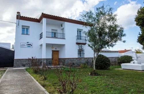 Jerez de los Caballeros Cottage | El Refugio de Brovales : Charming rural house with swimming pool and barbecue.