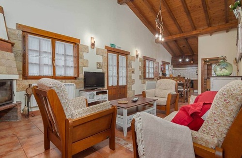 Acereda House | El Rincón de Lalo · house with garden and fireplace in Cantabria