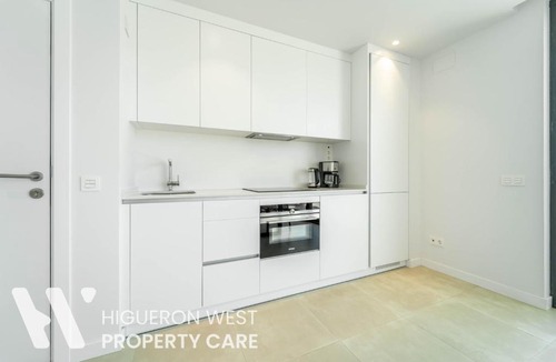 Fuengirola Apartment | El Sol Sur - South-Facing Terrace with Pool Views, Fuengirola