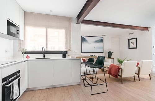 Almagro Apartment | Elegant, newly renovated apartment in Chamberí