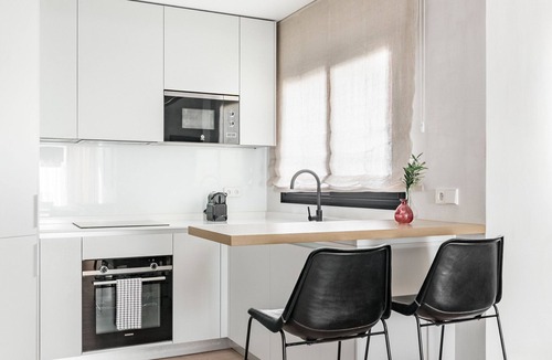 Almagro Apartment | Elegant, newly renovated apartment in Chamberí