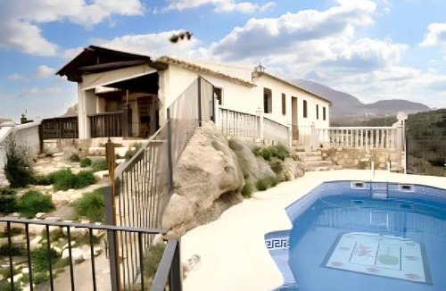 Velez Rubio Villa | Elegant Villa in Vélez-Rubio with Private Pool