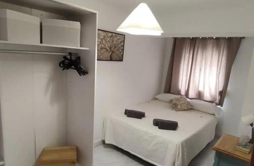 La Linea de la Concepcion House | En Poniente