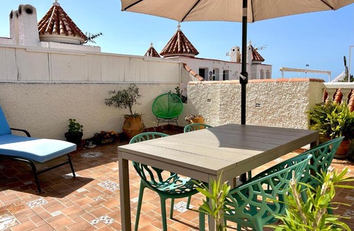 Mezquitilla Apartment | Encantador ático cerca del mar