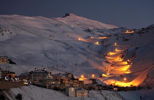 Pinos Genil Apartment | Encantador Apartamento cerca de Sierra Nevada y la Alhambra