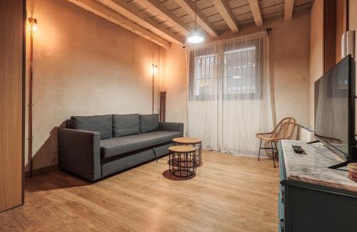 Doctor Barraquer-Grupo Renfe-Policlinico Apartment | Encantador apartamento con patio en Macarena