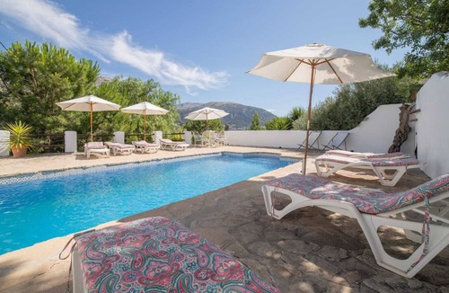 Villanueva del Trabuco Cottage | Encanto Rústico Entre Olivos y con Vistas a Las Montañas en el Sur de Andalucía