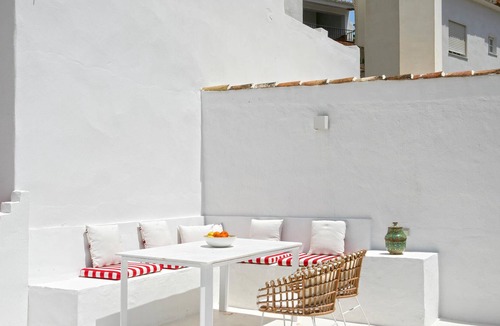 Casarabonela House | Enjoy a relaxing vacation in this stunning vacation home.