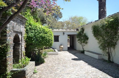 La Taha Apartment | Enjoy nature while staying in a small complex with common pool
