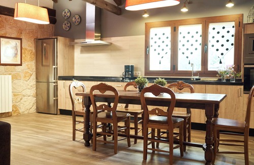 Revenga Cottage | Entre Acebedas Country House, Segovia, 1 hour from Madrid, with a fireplace. PRIVATE bathrooms.